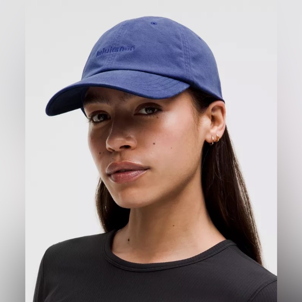 NWT lululemon unisex classic ball cap *wash dwtn navy color